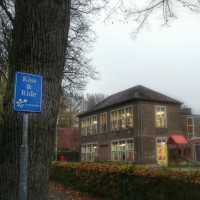 Zoenen op het schoolplein: doe jij er nog aan?