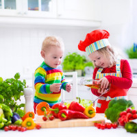 Zo laat je kinderen nieuwe groente eten