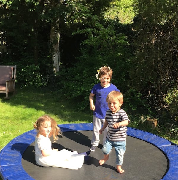 trampoline in de tuin