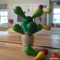 Balanceren met een cactus van Plan Toys