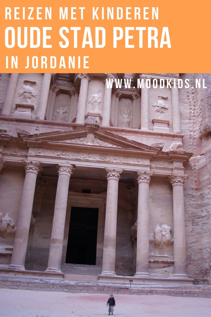 Ilse van Kids & Travel is dol op reizen. Ze vertelt op MoodKids in een reeks over haar Jordanië rondreis met peuter. Dit keer bezoeken ze de oude stad Petra in Jordanië. Lees hier meer over haar rondreis.