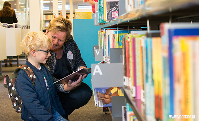 Dat je in de bibliotheek boeken kan lenen weet iedereen. Maar er is veel meer te doen! Lees hier welke activiteiten bibliotheek er nog meer zijn.