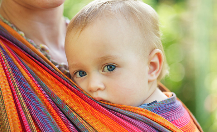 Je baby in een draagdoek heeft veel voordelen. Die worden wijd verspreid. Waarom hoor je nooit iets over de nadelen? Want die zijn er ook vindt Roelina.