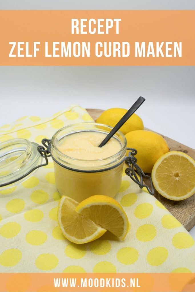 Lemon curd zelf maken, daar heb je wat geduld voor nodig. Maar is echt superlekker. En als je meteen wat meer maakt, heb je altijd wat lemon curd in huis om bijvoorbeeld op je scones, taartjes of pannenkoeken te doen. Of op een verse witte boterham. Yum!  Zet het donker en koel weg, dan blijft het zeker 6 maanden goed.