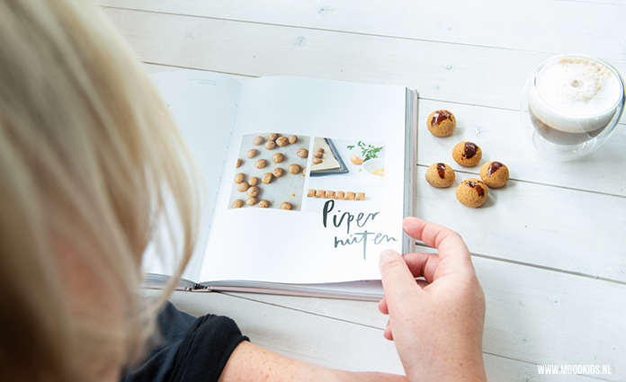 Wimke Tolsma heeft een prachtig boek geschreven over Fries geluk. Met Smûk beleef je de vier seizoenen op diverse manieren. Wij kozen voor het recept van de Friese pepernoten.